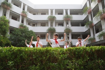 晨會(huì)唱(chàng)歌(gē)照片 (1).JPG